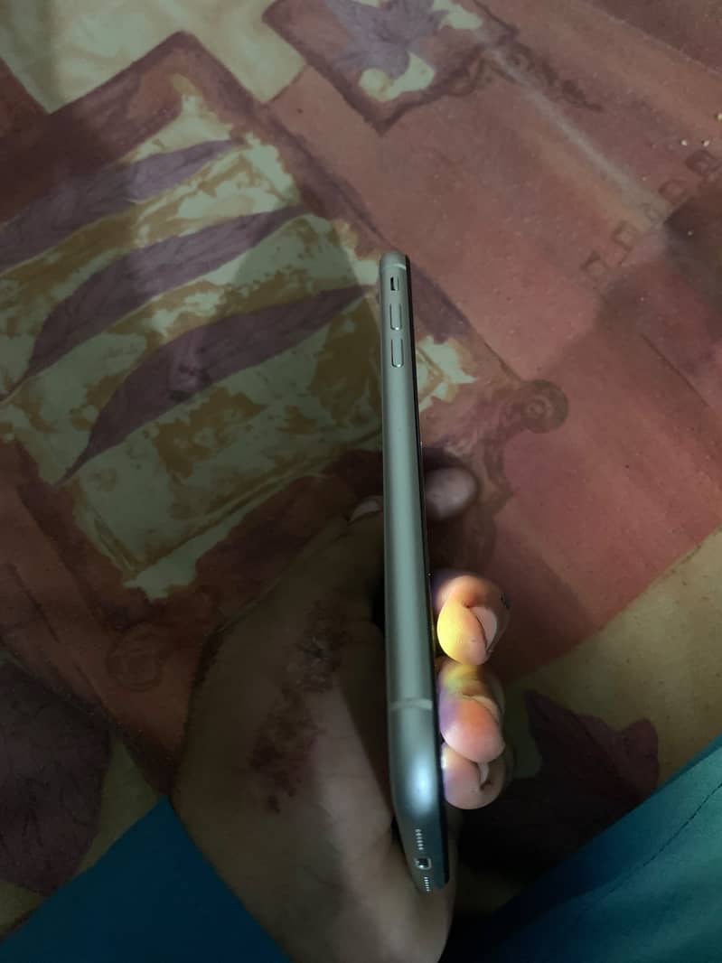 Apple iPhone 11 3
