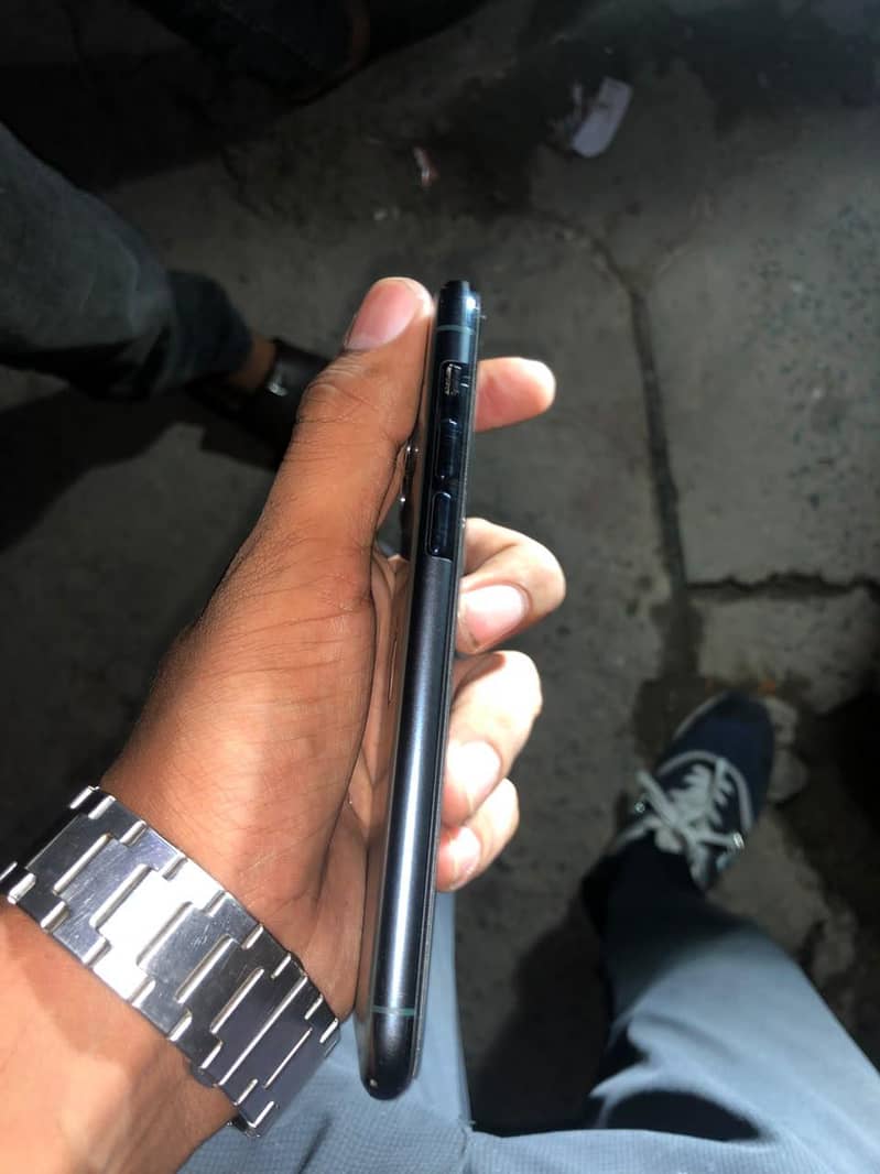 iPhone 11pro 4