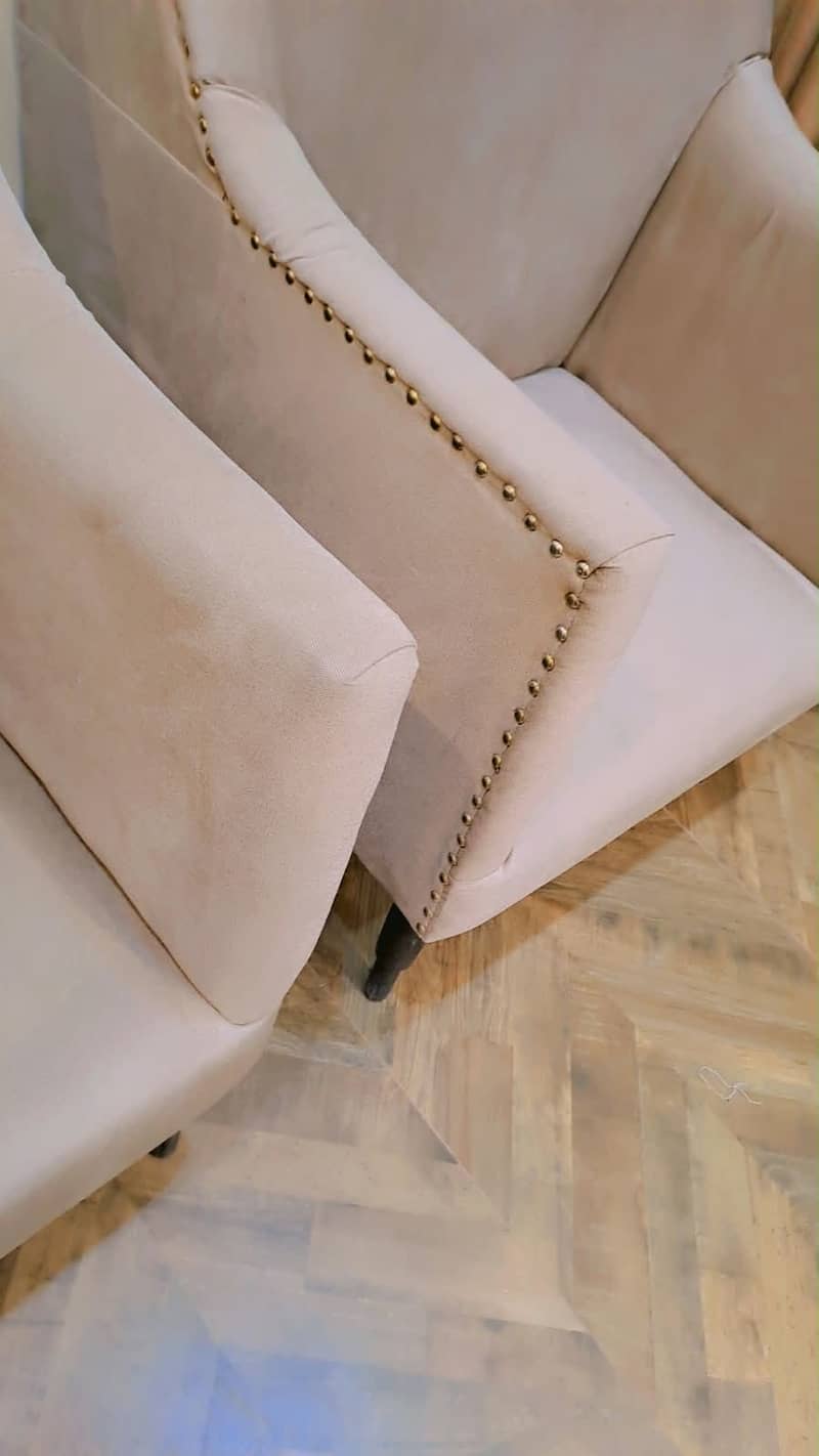 2 chairs 2