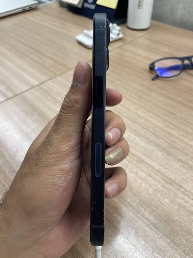Apple iPhone 13 1