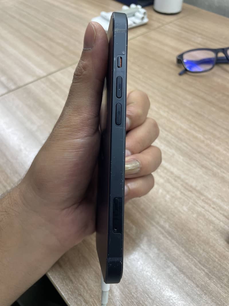 Apple iPhone 13 2