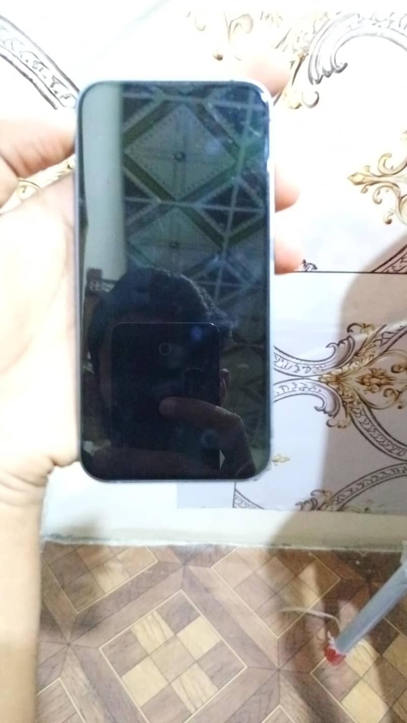Apple iPhone 14 3