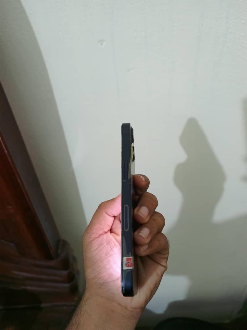 Apple iPhone 13 4