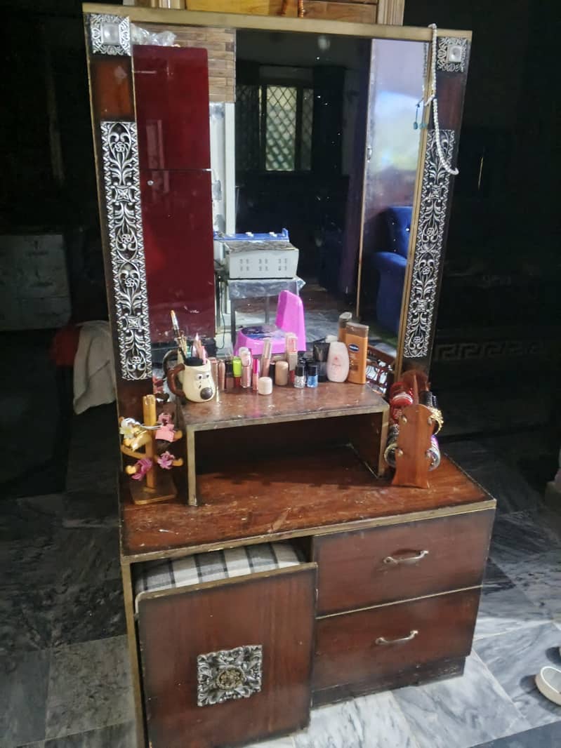 dressing table 1