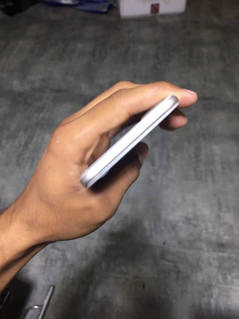 Apple iPhone 7 Plus 1