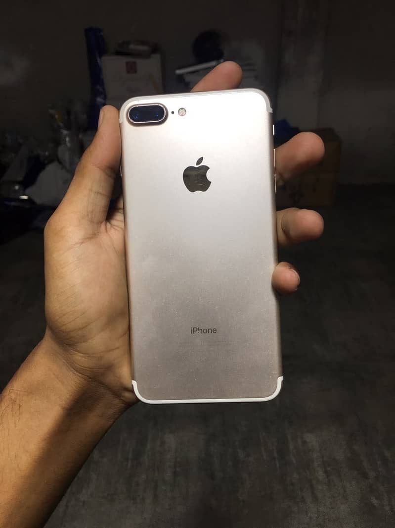 Apple iPhone 7 Plus 2