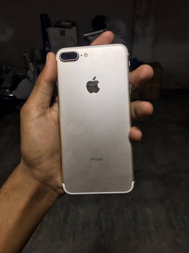 Apple iPhone 7 Plus 3