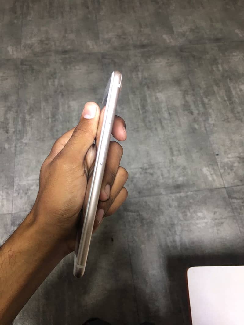 Apple iPhone 7 Plus 4