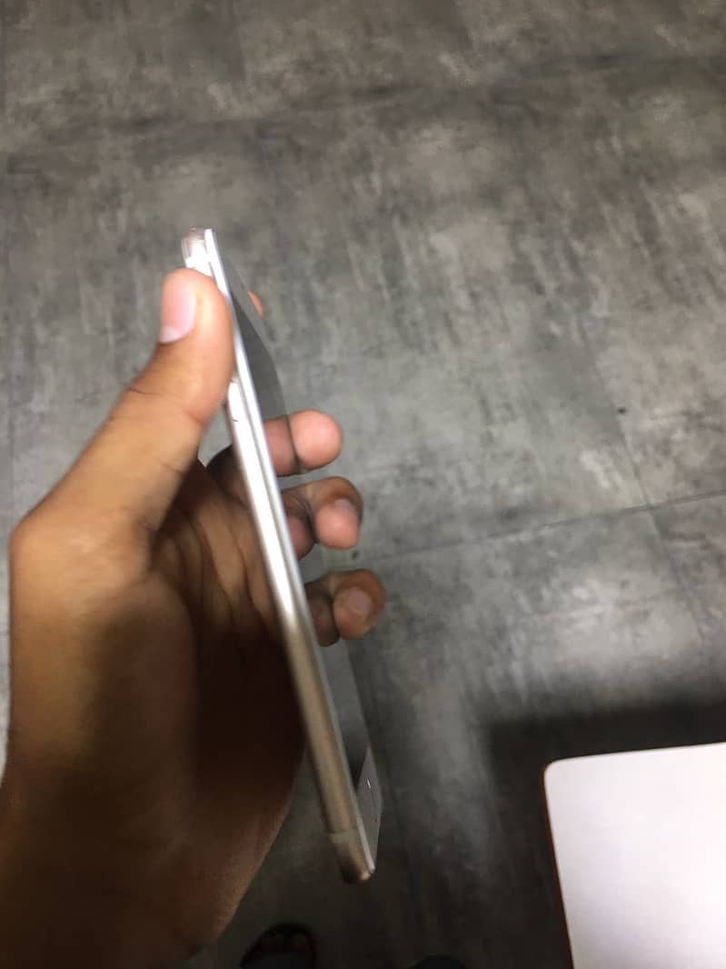 Apple iPhone 7 Plus 5