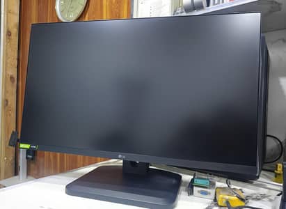 LG UltraGear 2K 144HZ Gaming Monitor Available In Fresh condition