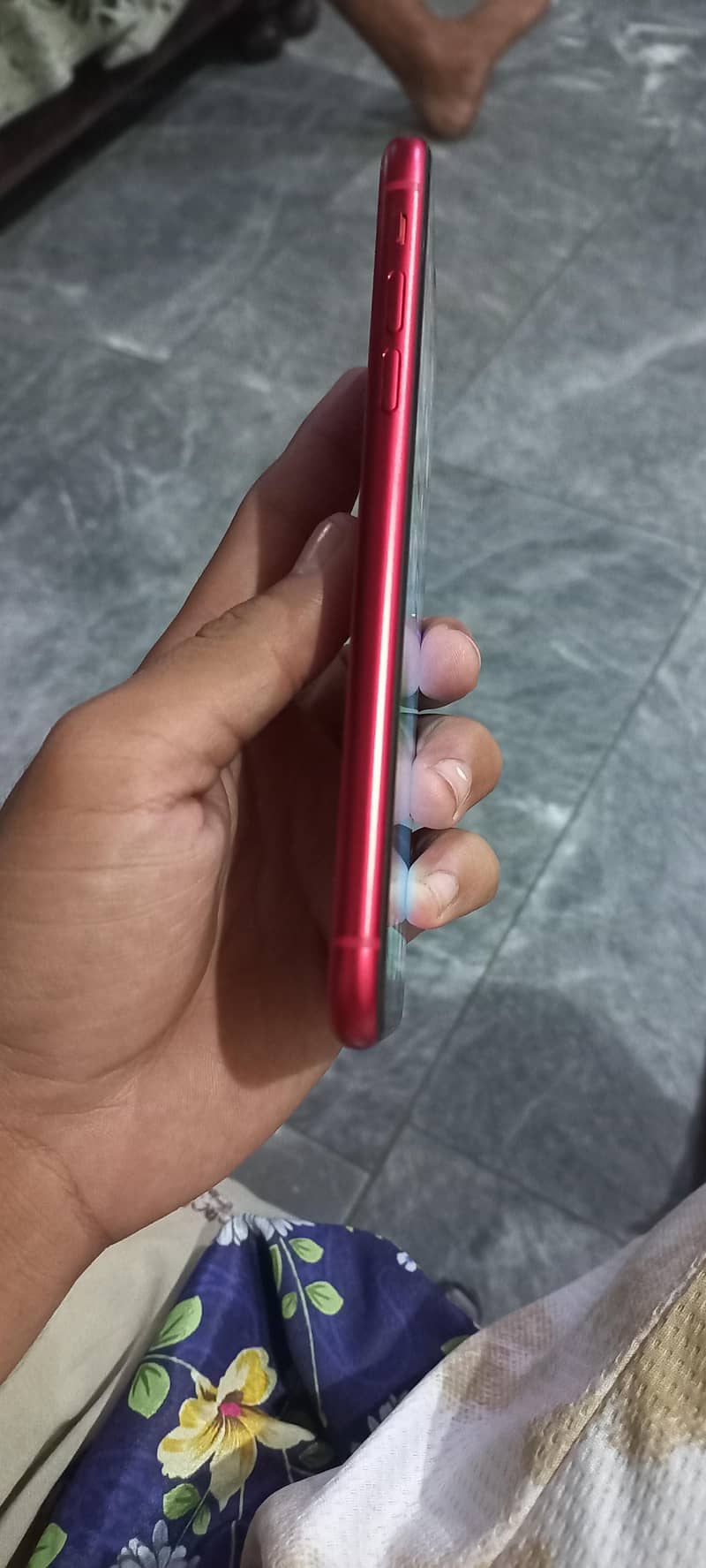 Apple iPhone 11        64gb 2