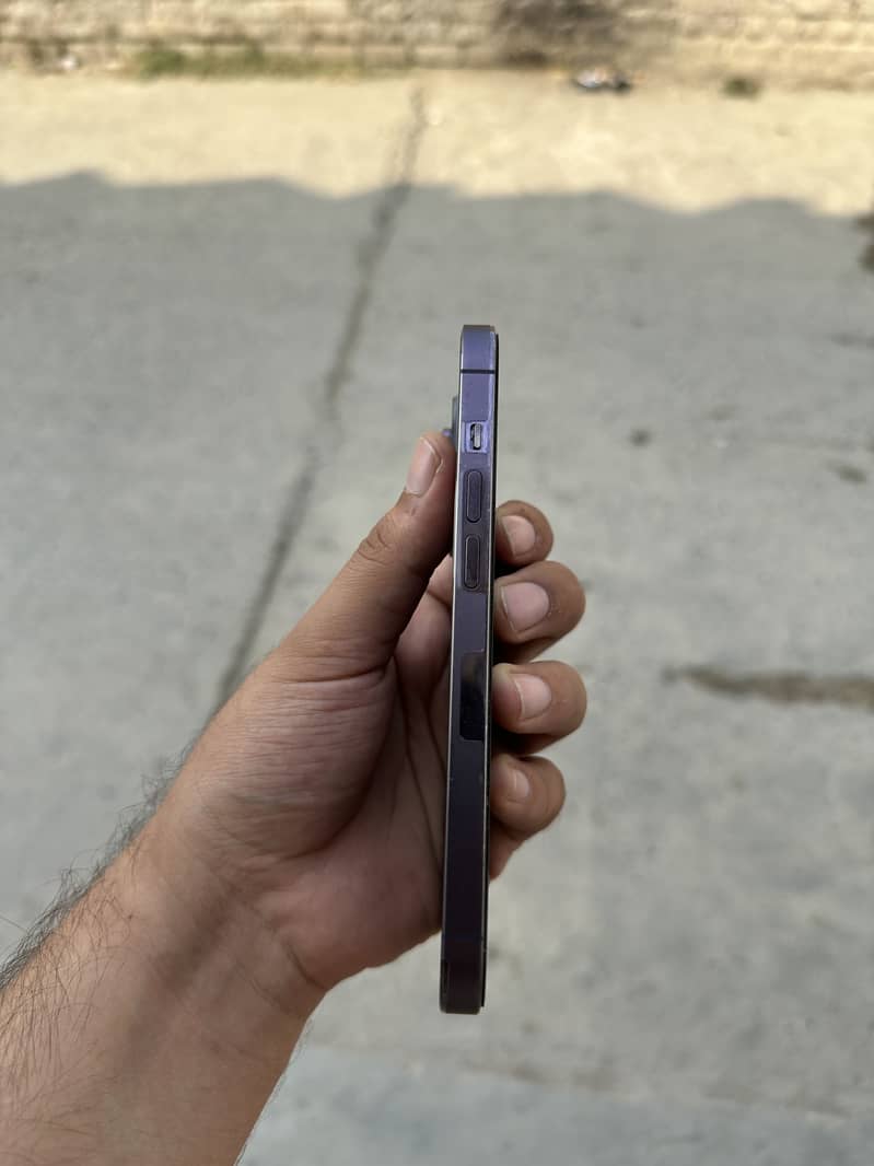Apple iPhone 14 Pro 3