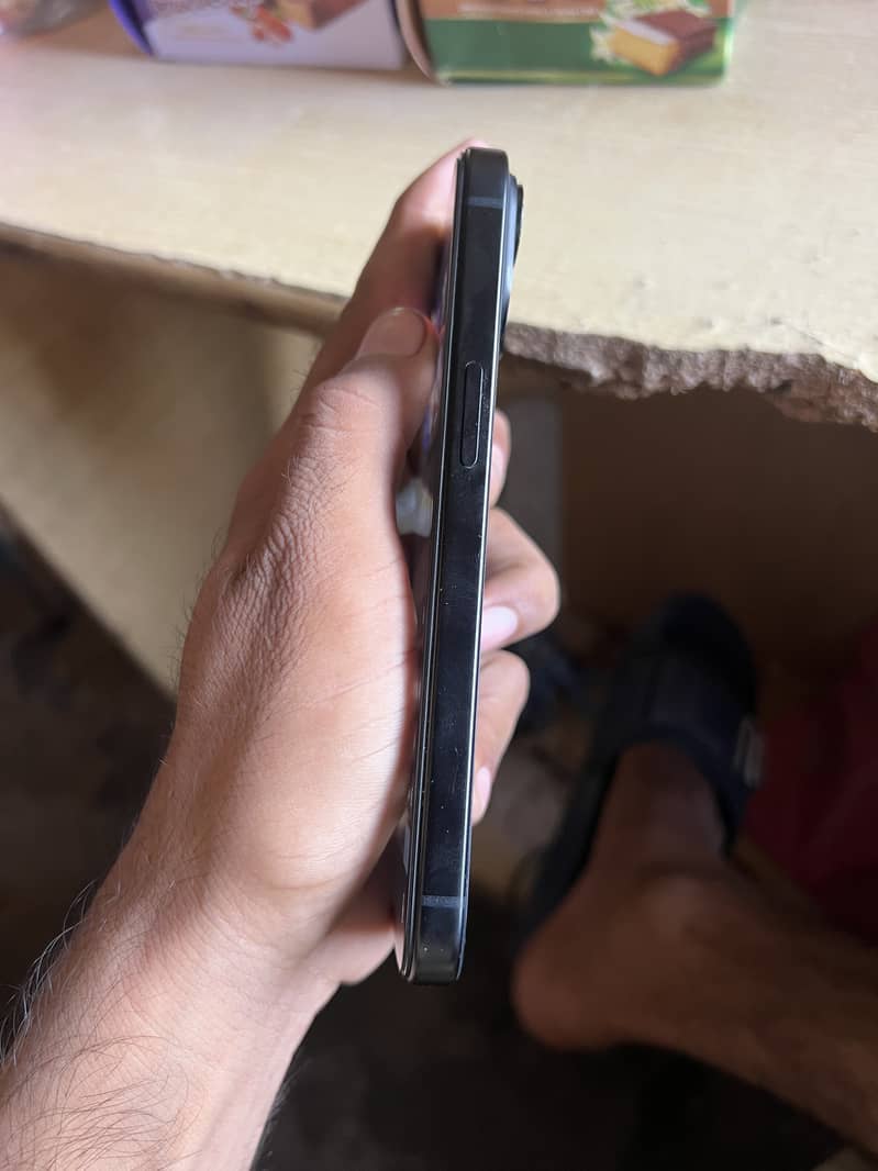 Apple iPhone 15 5