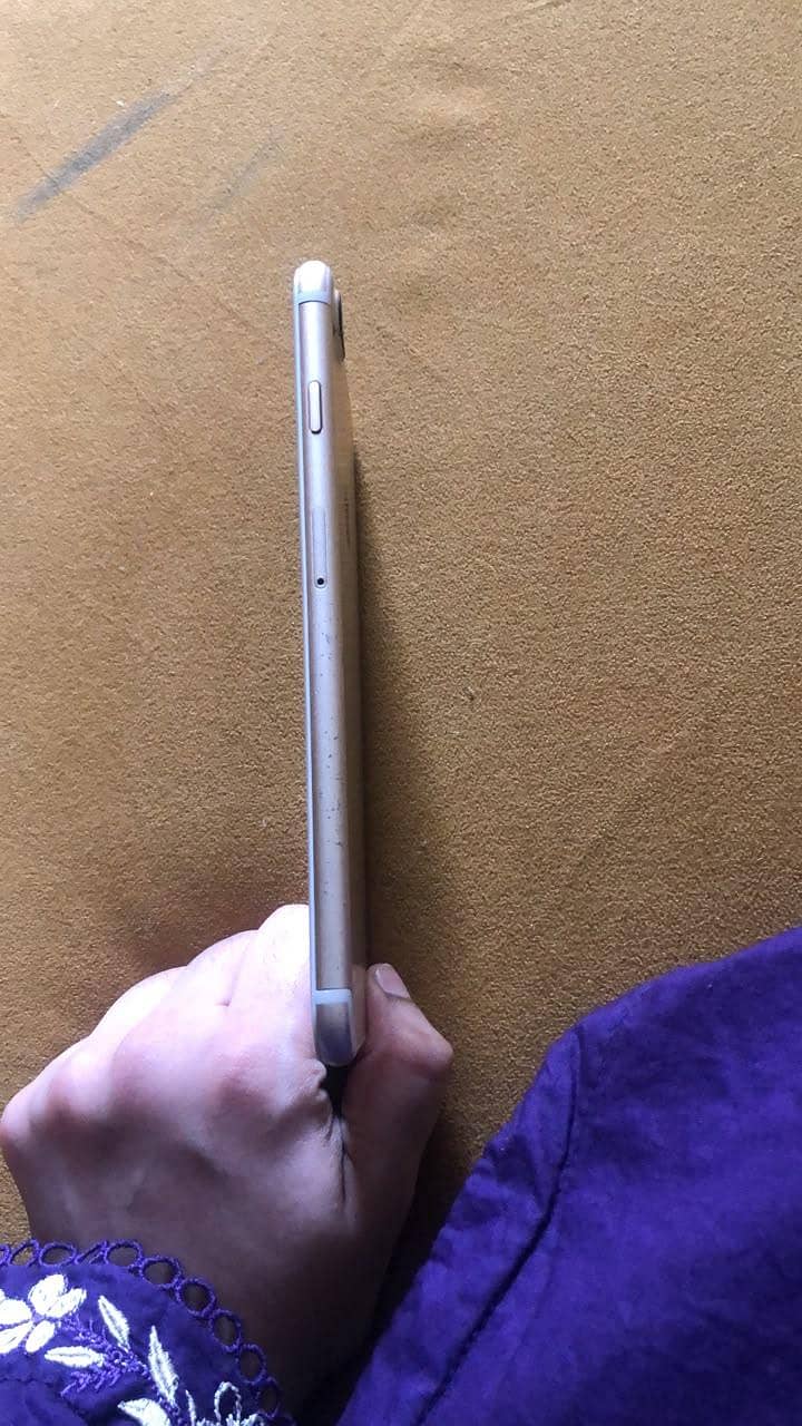 Apple iPhone 7 Plus 2