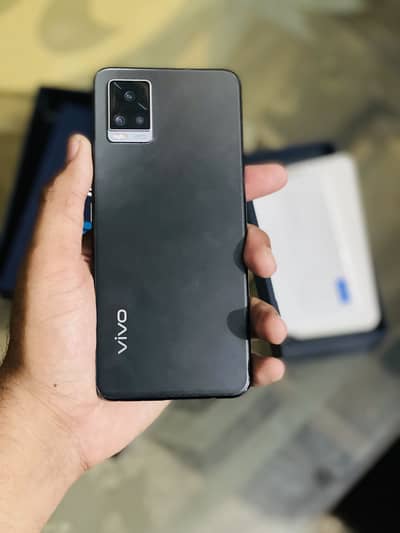 Vivo V20  8+4/128 Gb