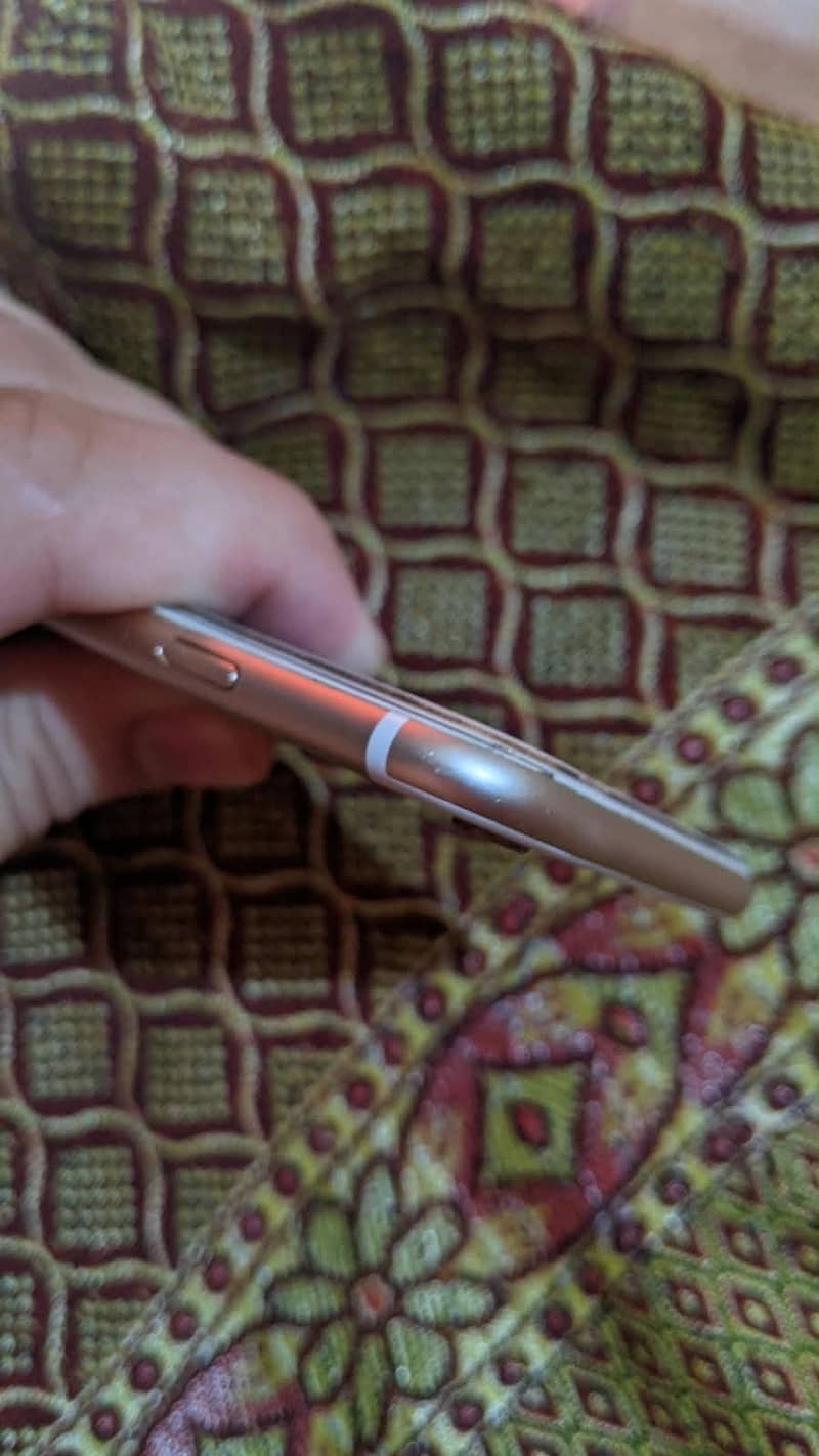 Apple iPhone 6 Plus 3