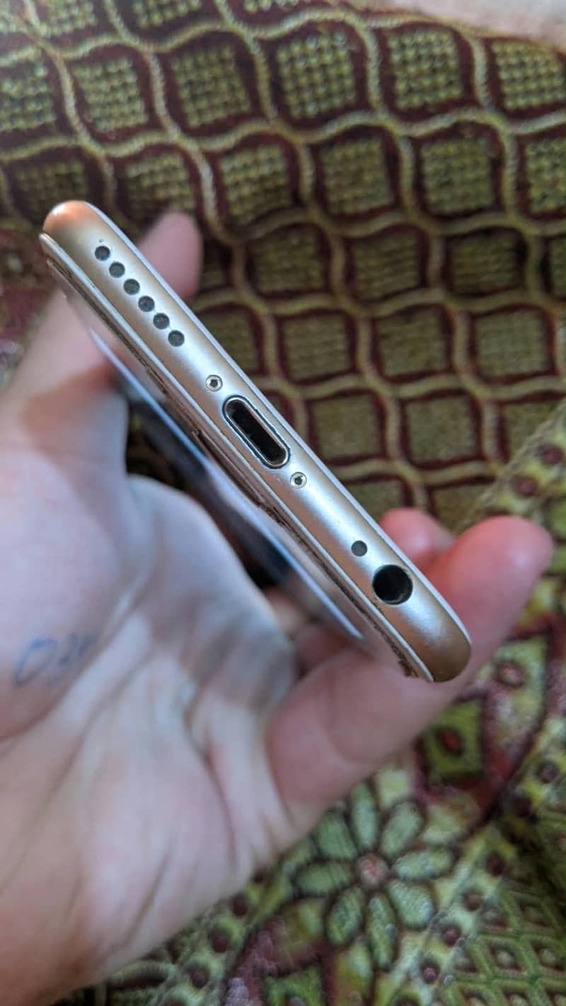 Apple iPhone 6 Plus 4