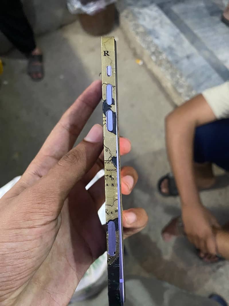 Apple iPhone 12 5