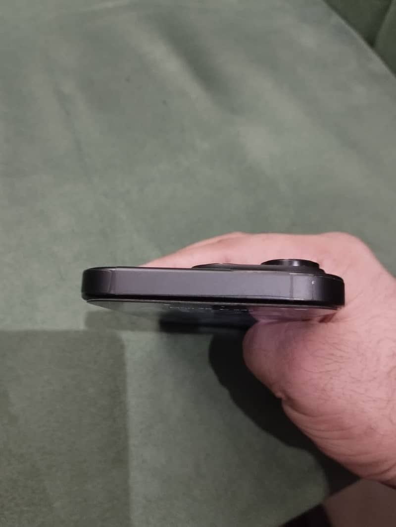 Apple iPhone 16 Pro 5