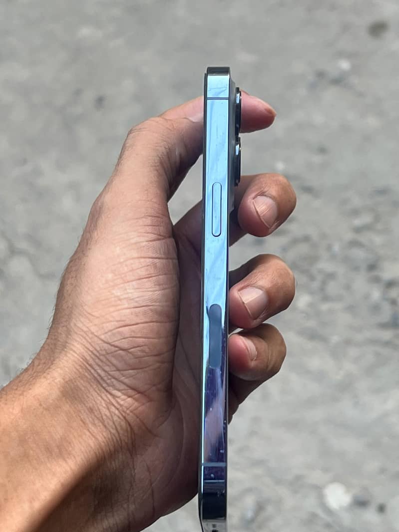 Apple iPhone 13 Pro 1