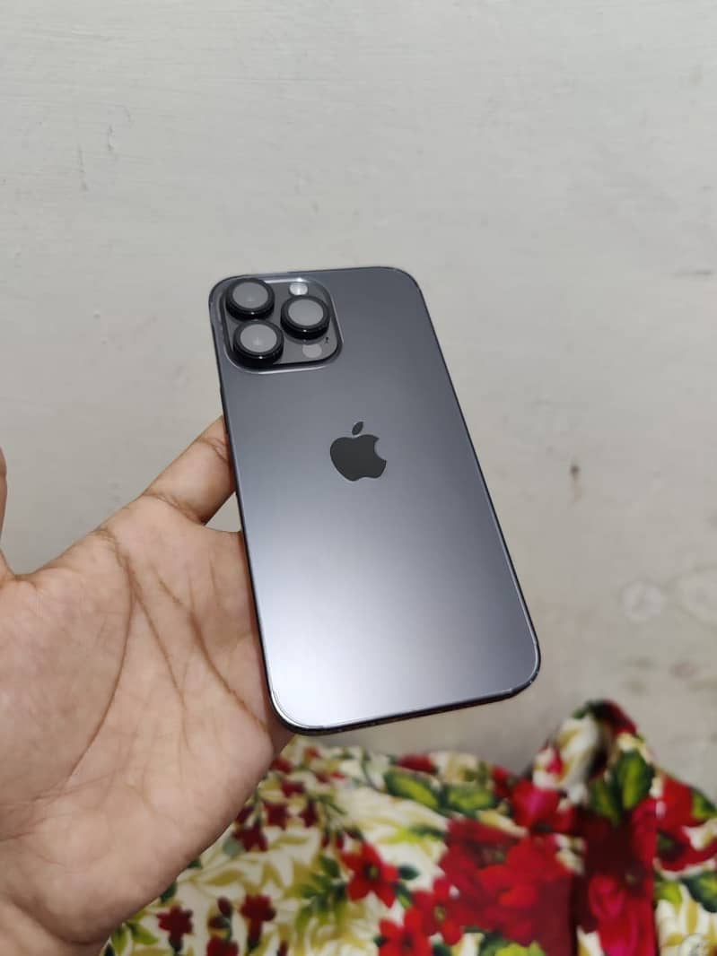 Apple iPhone 14 Pro Max 3