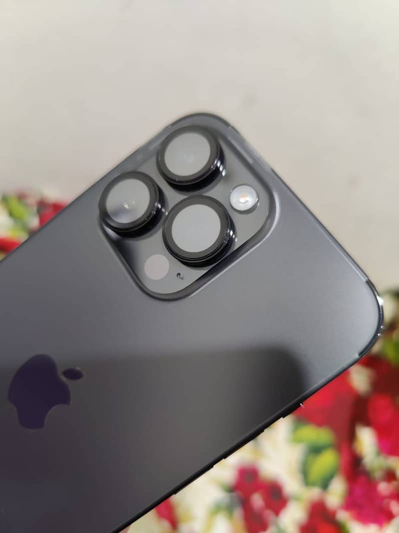 Apple iPhone 14 Pro Max 4