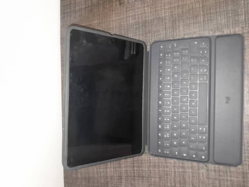 Ipad 8th generation 32 gb 9