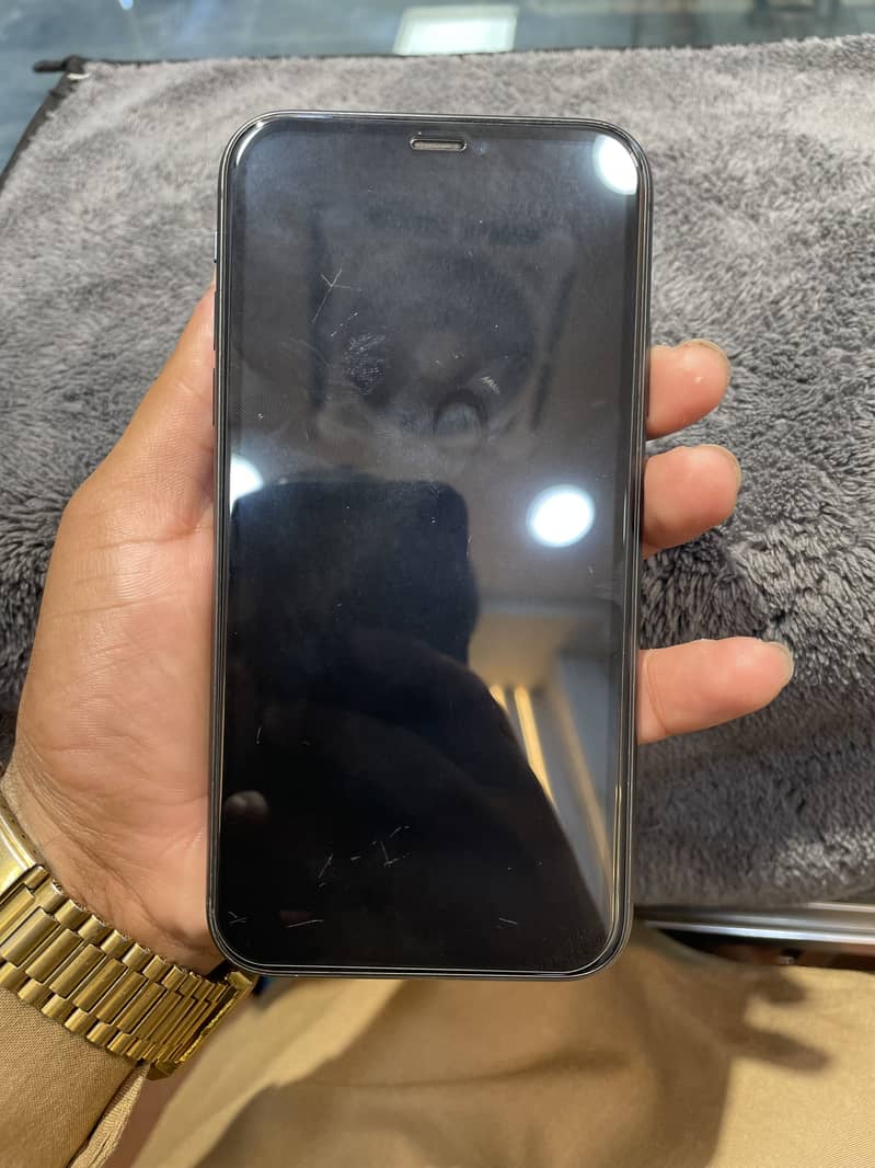Apple iPhone 11 3