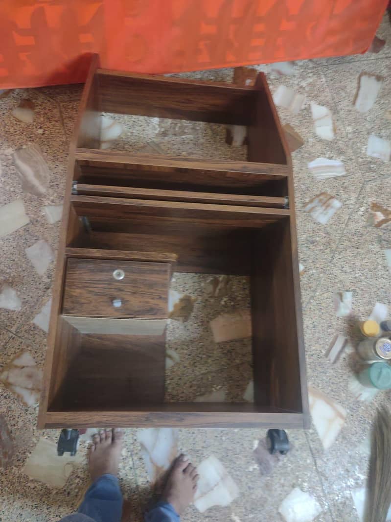 computer trolly 3