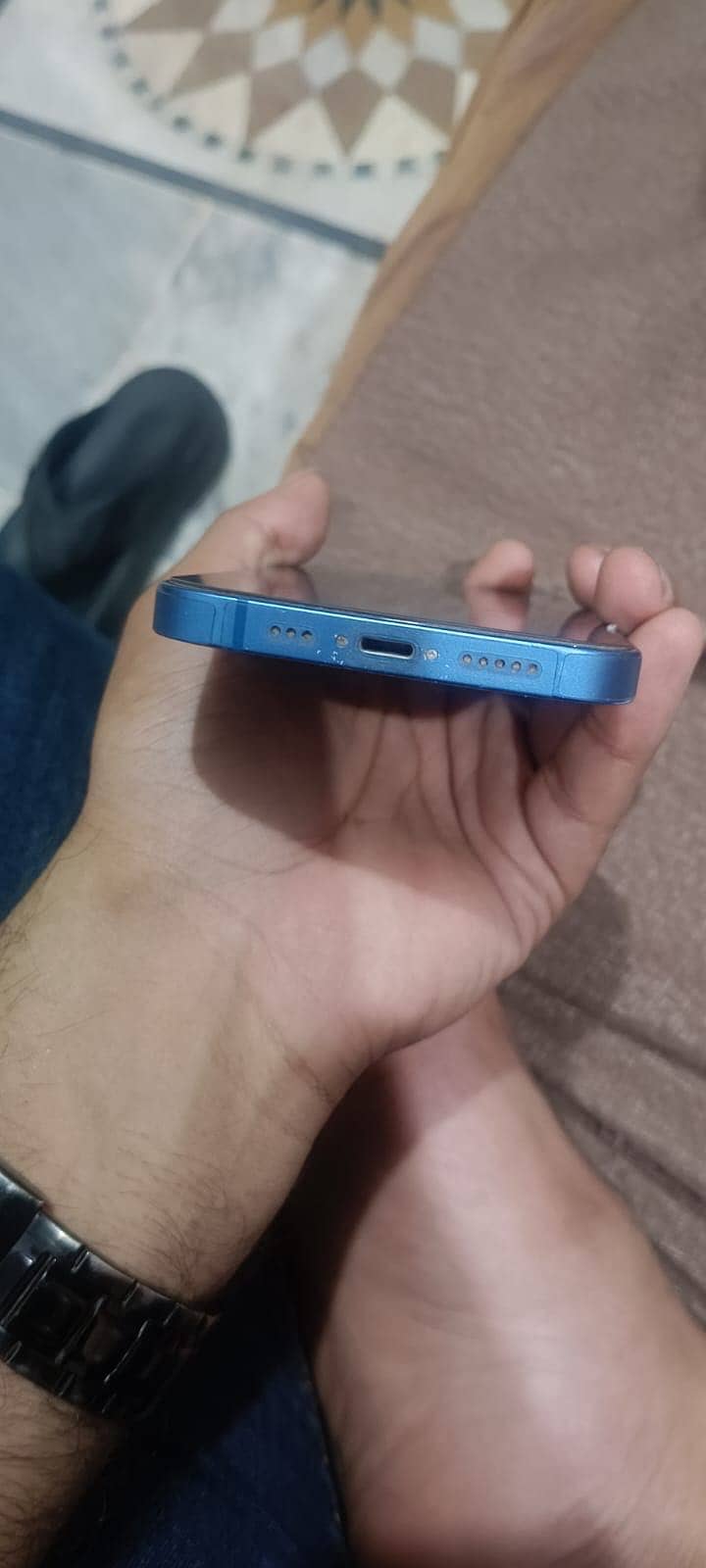 Apple iPhone 13 2