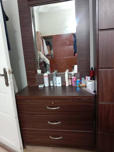 dressing table