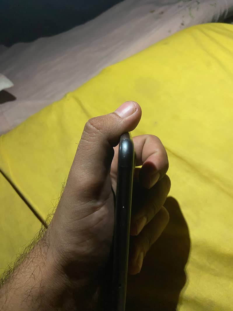 Apple iPhone 8 Plus 4