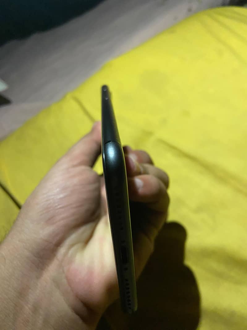 Apple iPhone 8 Plus 3