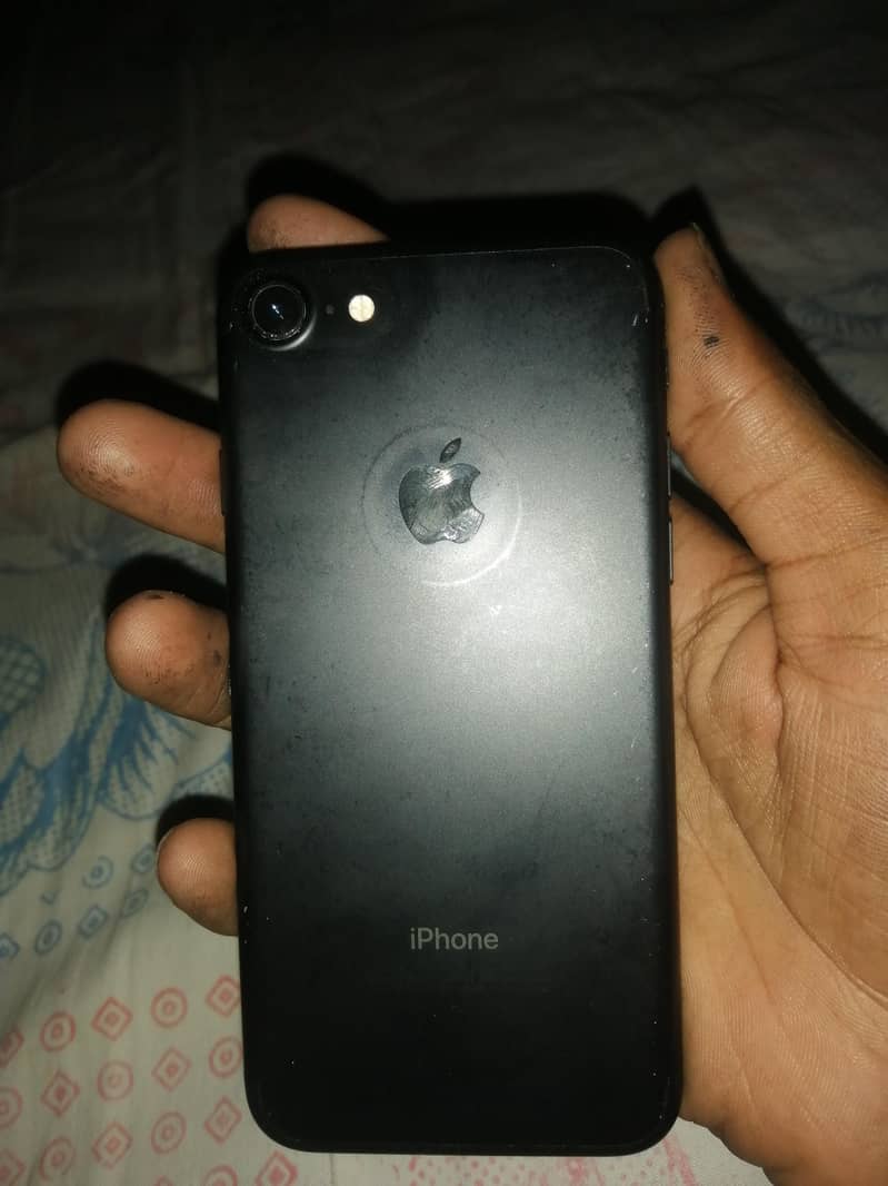 Apple iPhone 7 1