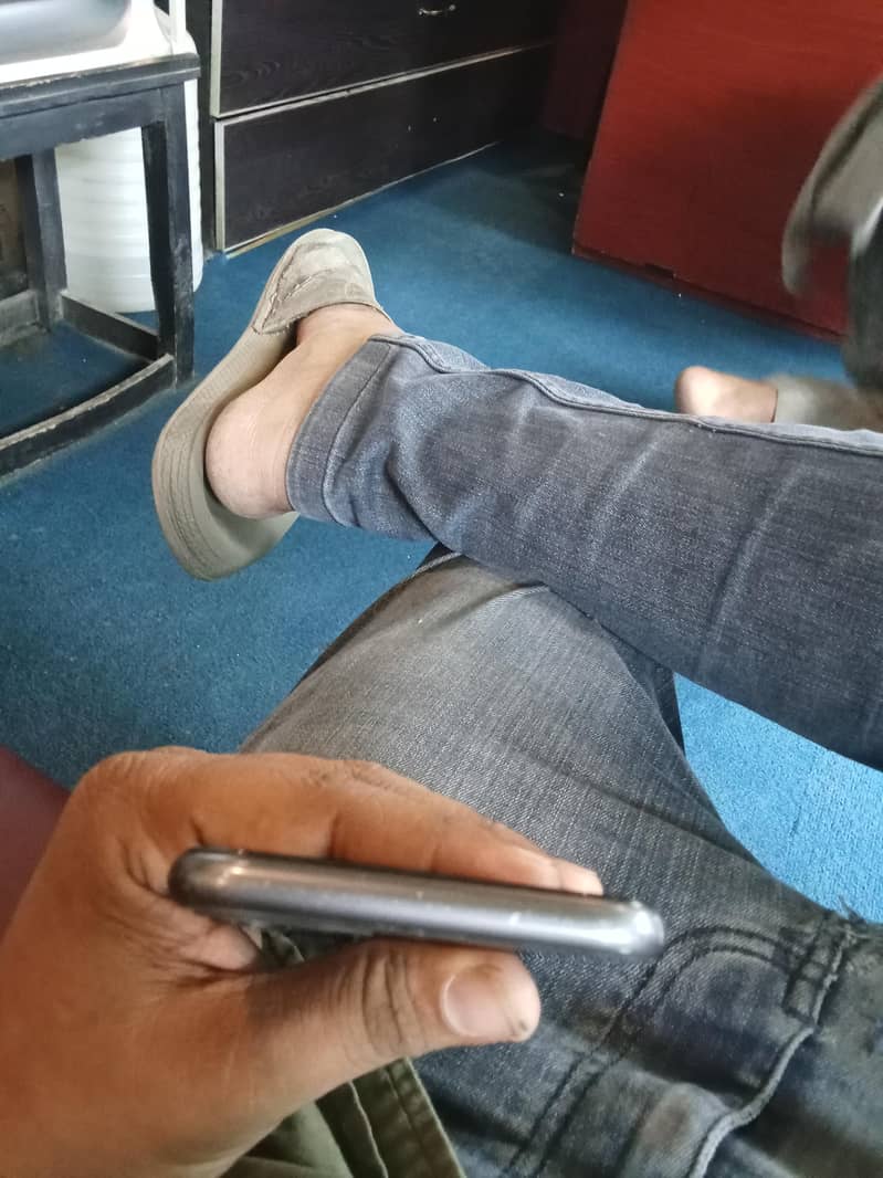 Apple iPhone 11 3