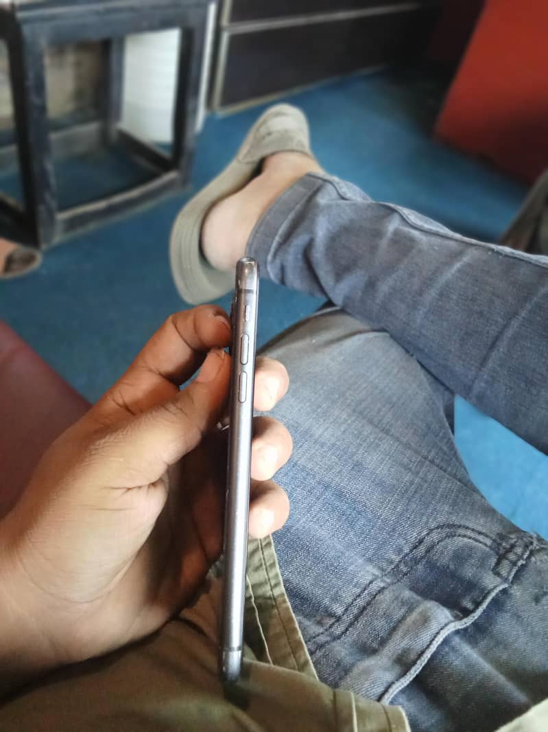 Apple iPhone 11 6