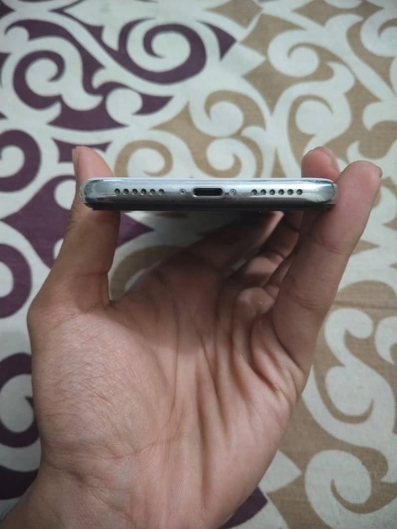 Apple iPhone X 3