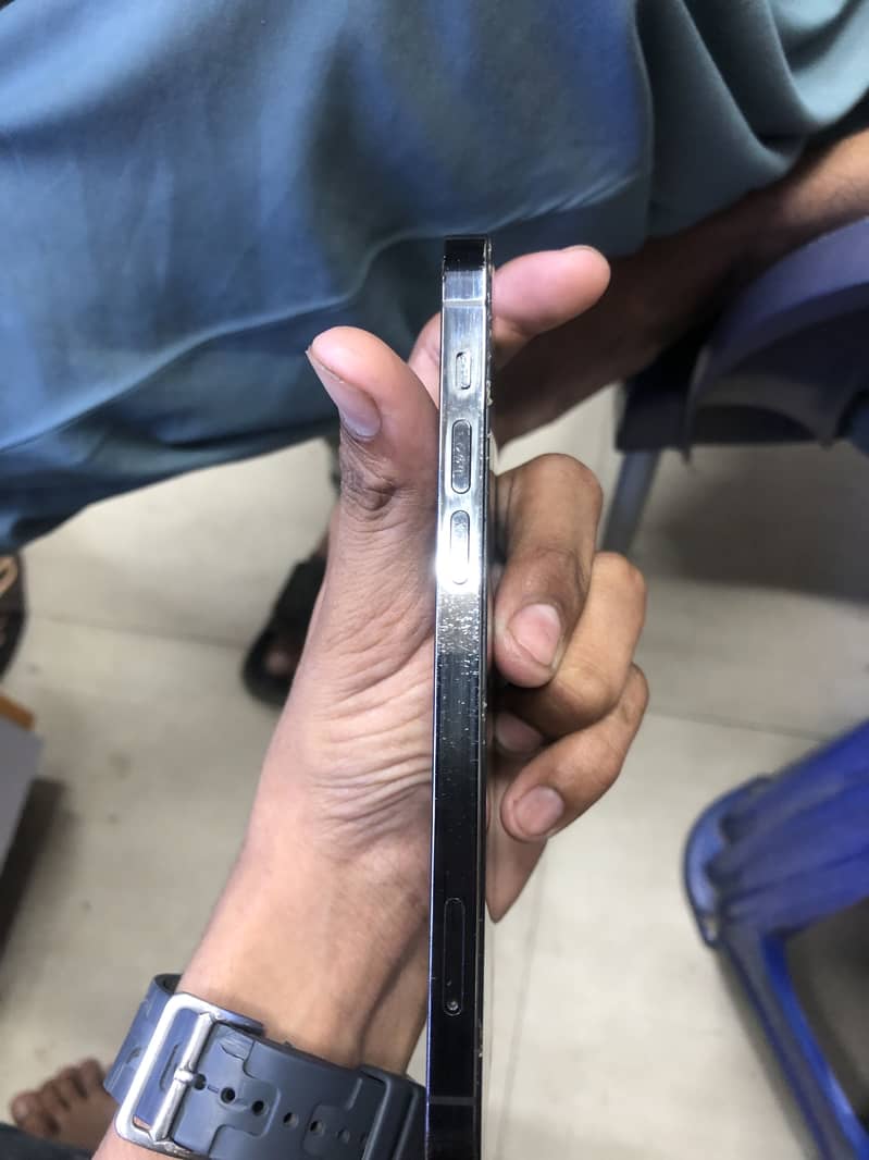 Apple iPhone 12 Pro 1