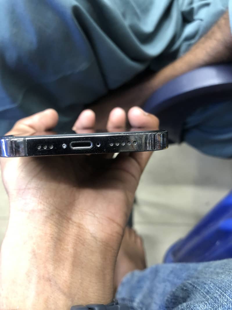Apple iPhone 12 Pro 3