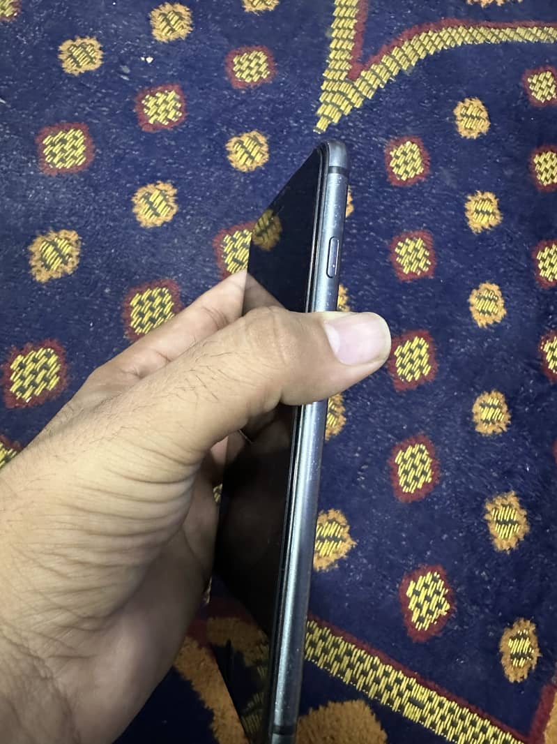 Apple iPhone 8 Plus 2