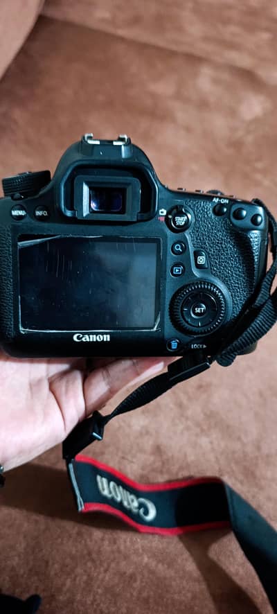 Canon EOS 6D Full-Frame DSLR + 24-105mm Lens