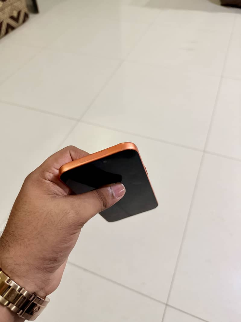 Apple iPhone 17 Pro Max 4