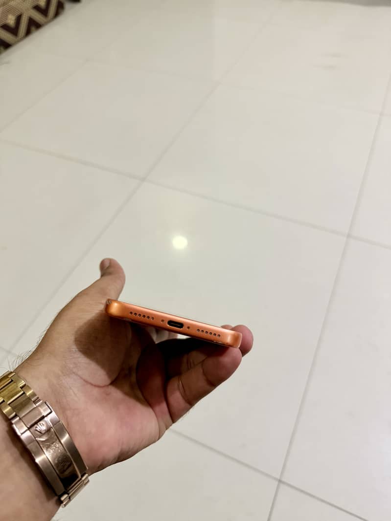 Apple iPhone 17 Pro Max 6