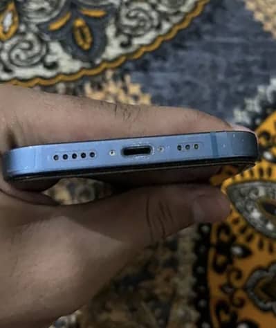 Apple iPhone 13