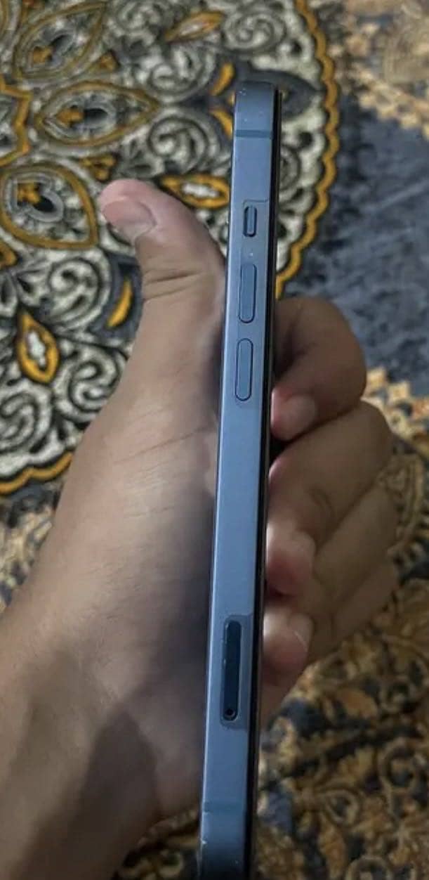 Apple iPhone 13 3