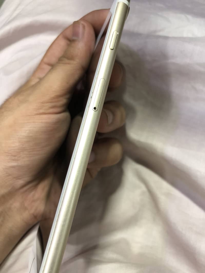 Apple iPhone 7 Plus 2