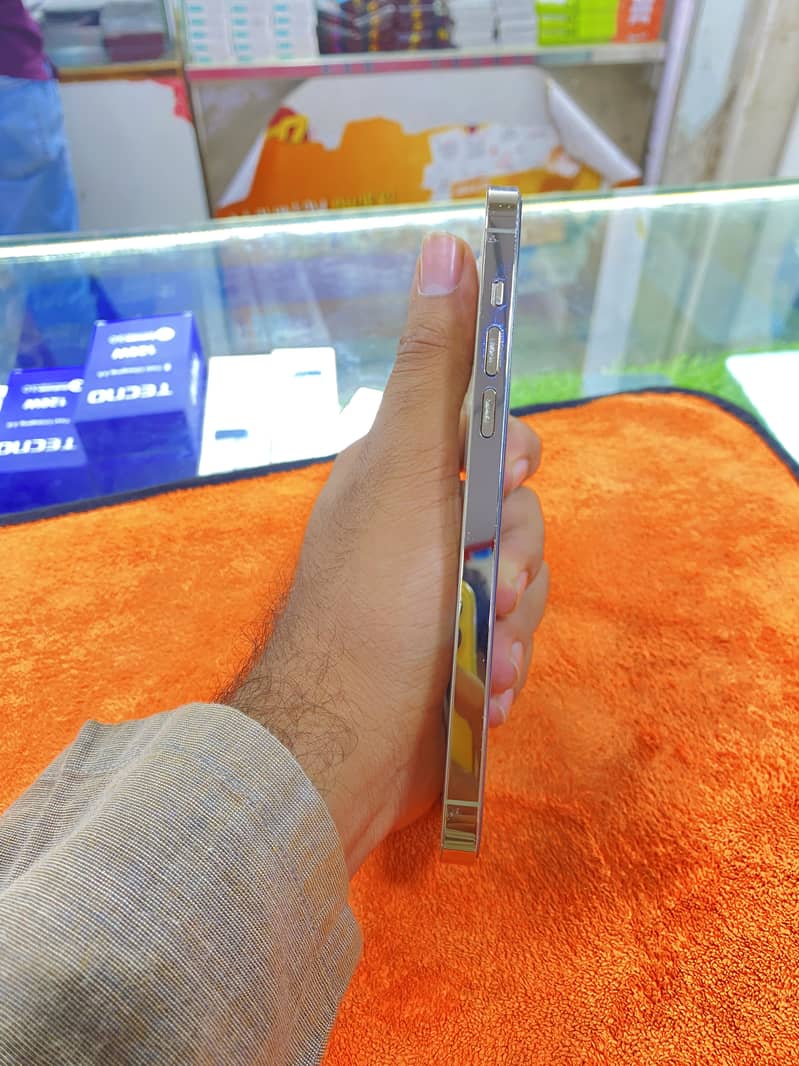 Apple iPhone 14 Pro Max 4