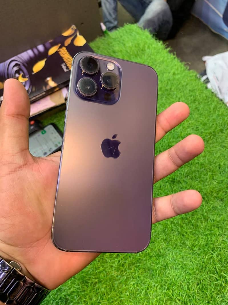 Apple iPhone 14 Pro Max 1