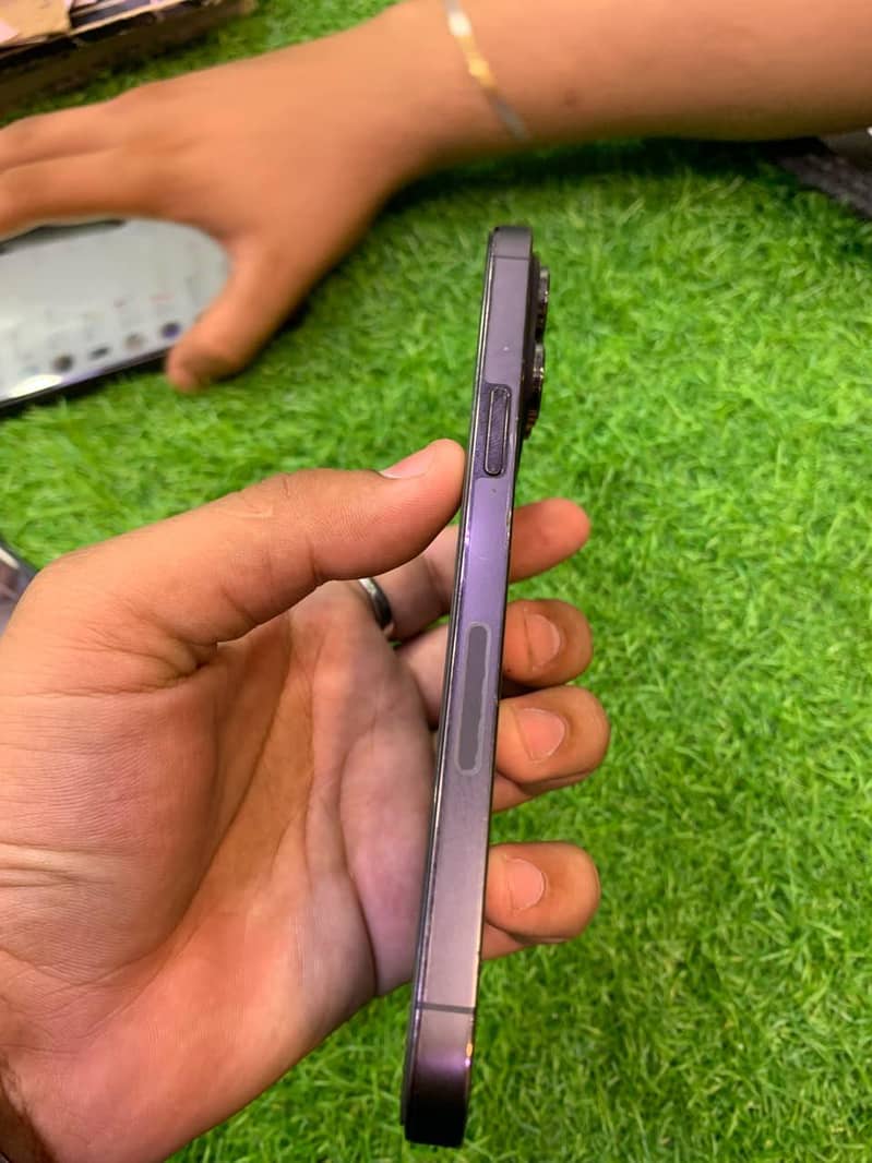Apple iPhone 14 Pro Max 6