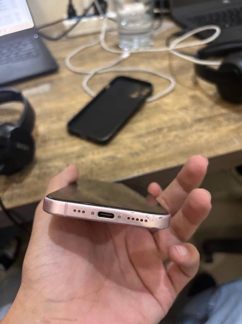 Apple iPhone 15 2
